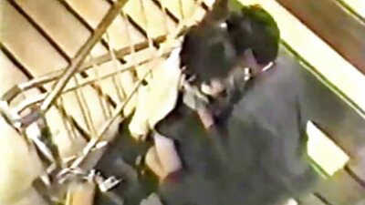 یک زن سینه دار که عاشق رابطه مقعدی است در اینجا از ویبراتور استفاده می کند داستان سکسی مادروپسر