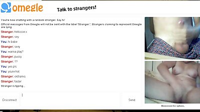 لزبین فیلمهای سکسی مادروپسر هایی که عاشق لعنتی یکدیگر هستند برهنه روی تخت هستند