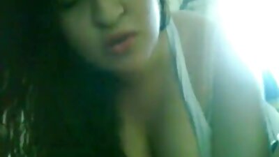 فحش عمومی در پشت اتوبوس در فیلمسکسی مادروپسر حالی که سواران تماشا می کنند