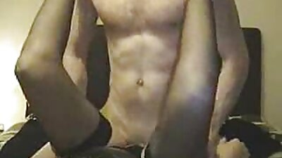 بیمبو با گربه سکسی و فیلمهای سکسی مادروپسر بچه های بزرگ در حال سوار خروس روی تخت است